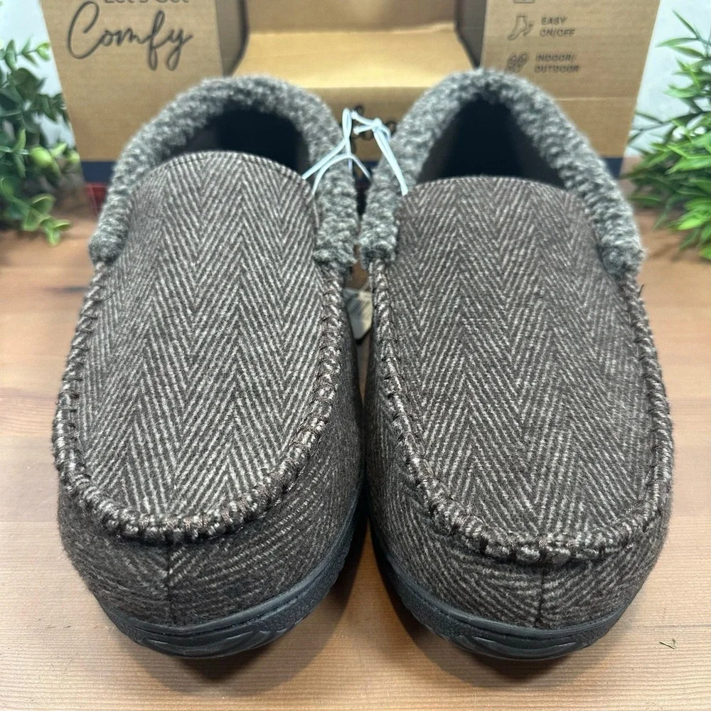 Dearfoams Men's Memory Foam Comfy Brown Slippers Size S (7-8)